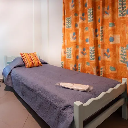Filoxenos Apartamento *